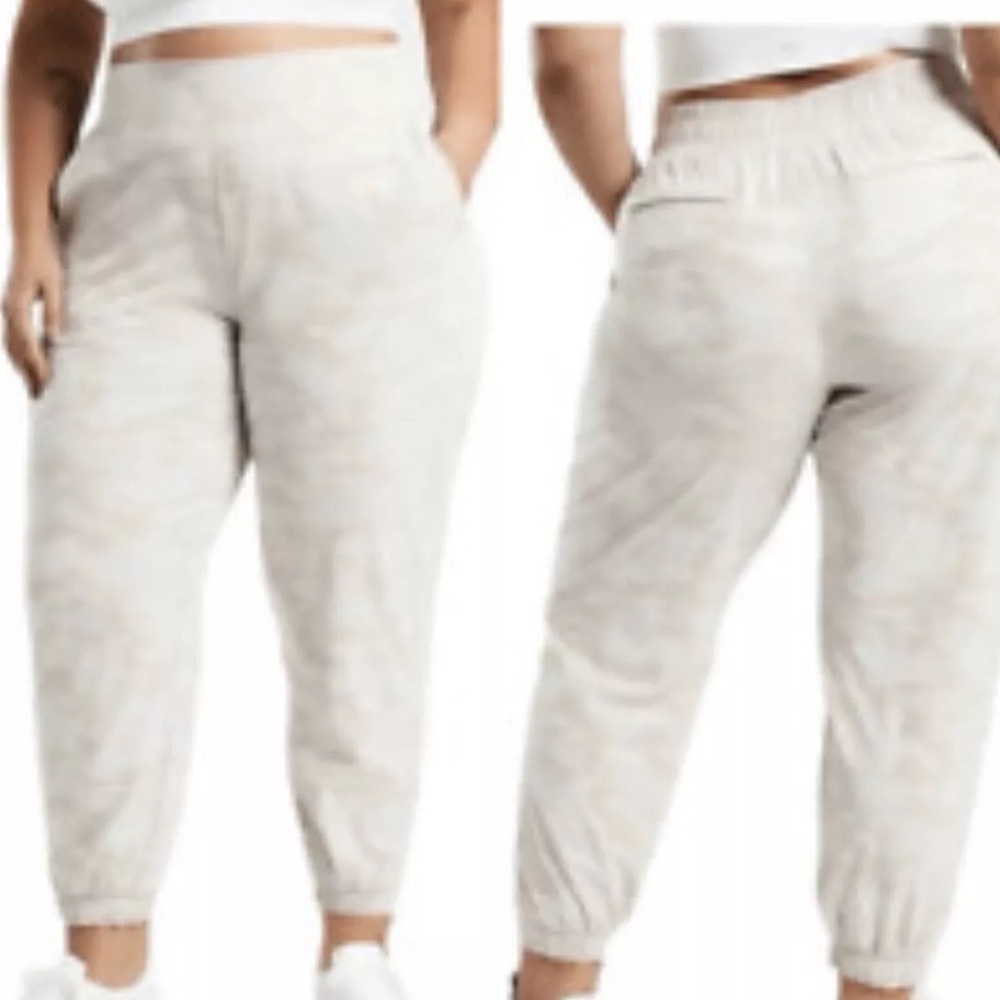 NWT Athleta Brooklyn Camo Jogger Athleisure Pants Plus Curvy‎